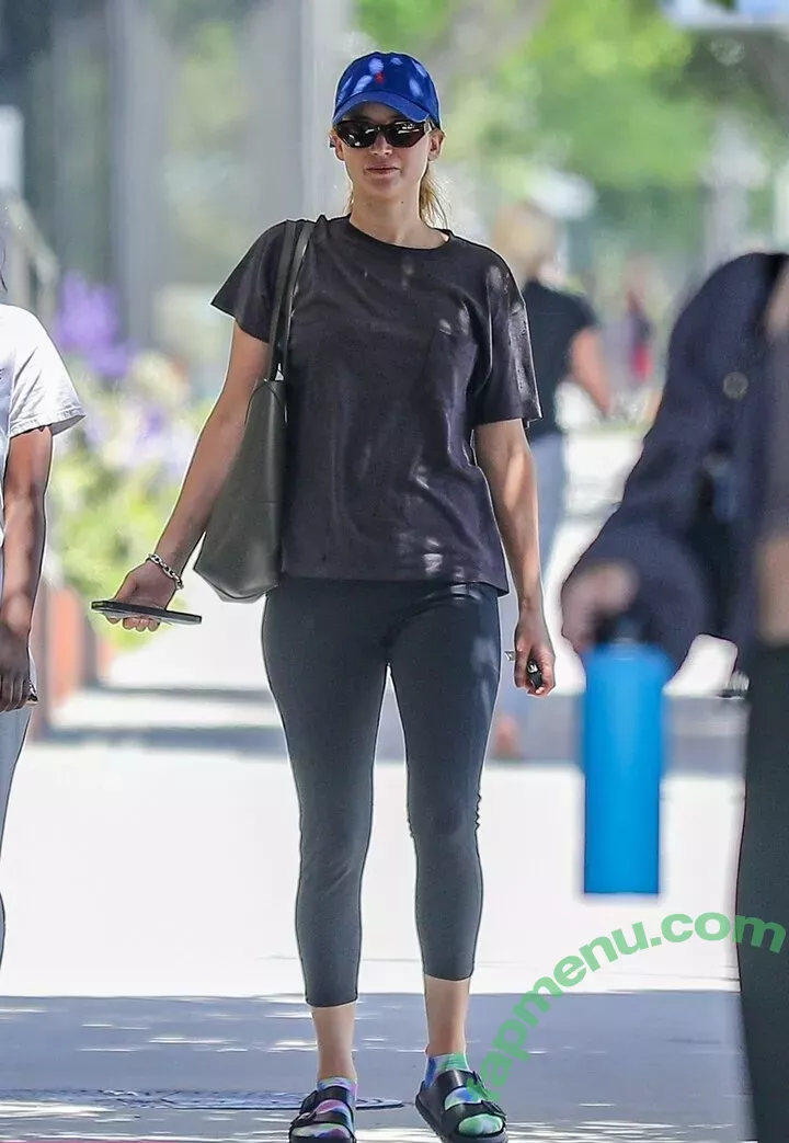 Jennifer Lawrence nude photo #1907 (1jnnf / jennifer.lawrence)