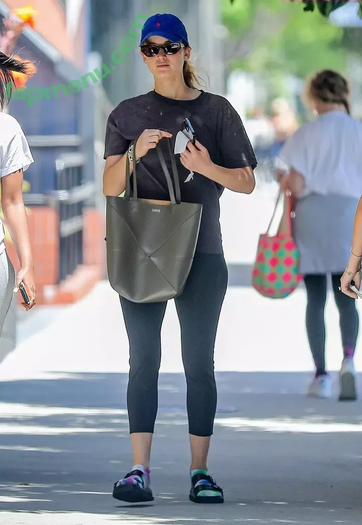 Jennifer Lawrence nude photo #1908 (1jnnf / jennifer.lawrence)