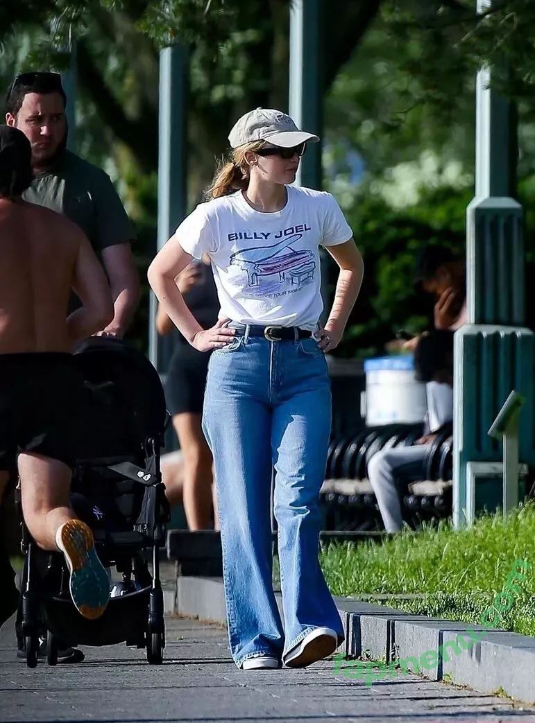 Jennifer Lawrence nude photo #1965 (1jnnf / jennifer.lawrence)