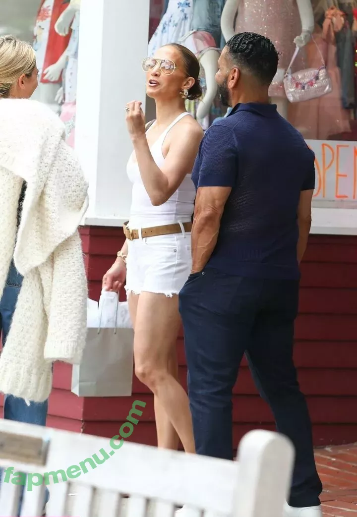 Jennifer Lopez nude photo #3302 (JLo / jenniferlopez)