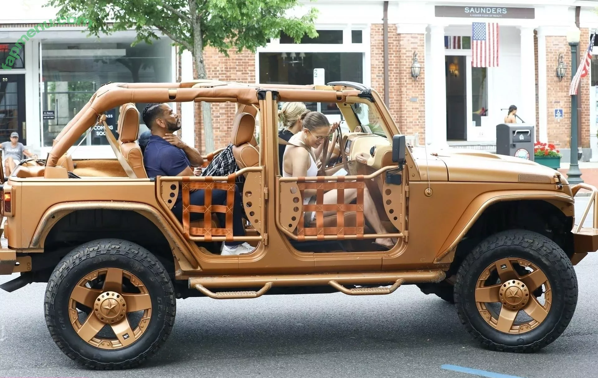 Jennifer Lopez nude photo #3312 (JLo / jennifer_jlo / jenniferlopez)