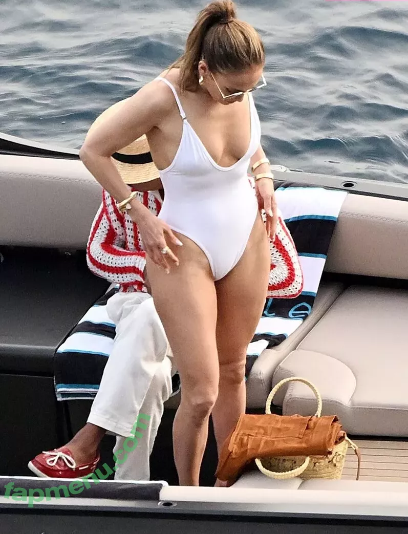 Jennifer Lopez nude photo #3339 (JLo / jennifer_jlo / jenniferlopez)