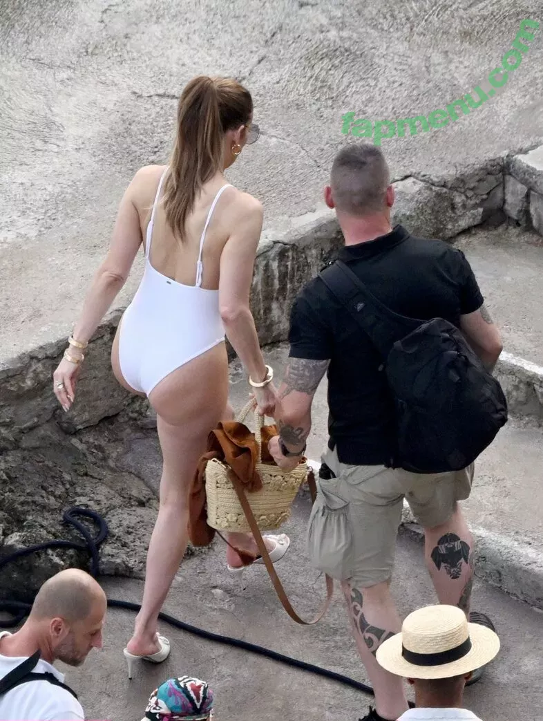 Jennifer Lopez nude photo #3345 (JLo / jennifer_jlo / jenniferlopez)