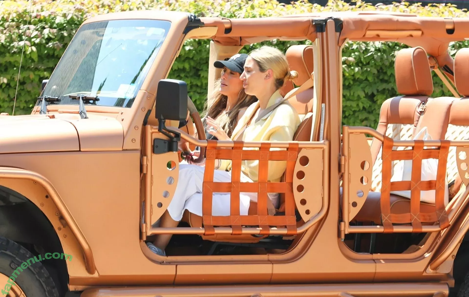 Jennifer Lopez nude photo #3390 (JLo / jennifer_jlo / jenniferlopez)