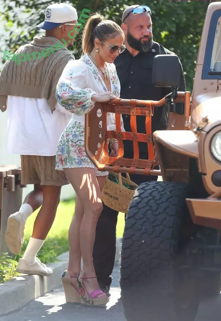 Jennifer Lopez nude photo #3421 (JLo / jennifer_jlo / jenniferlopez)