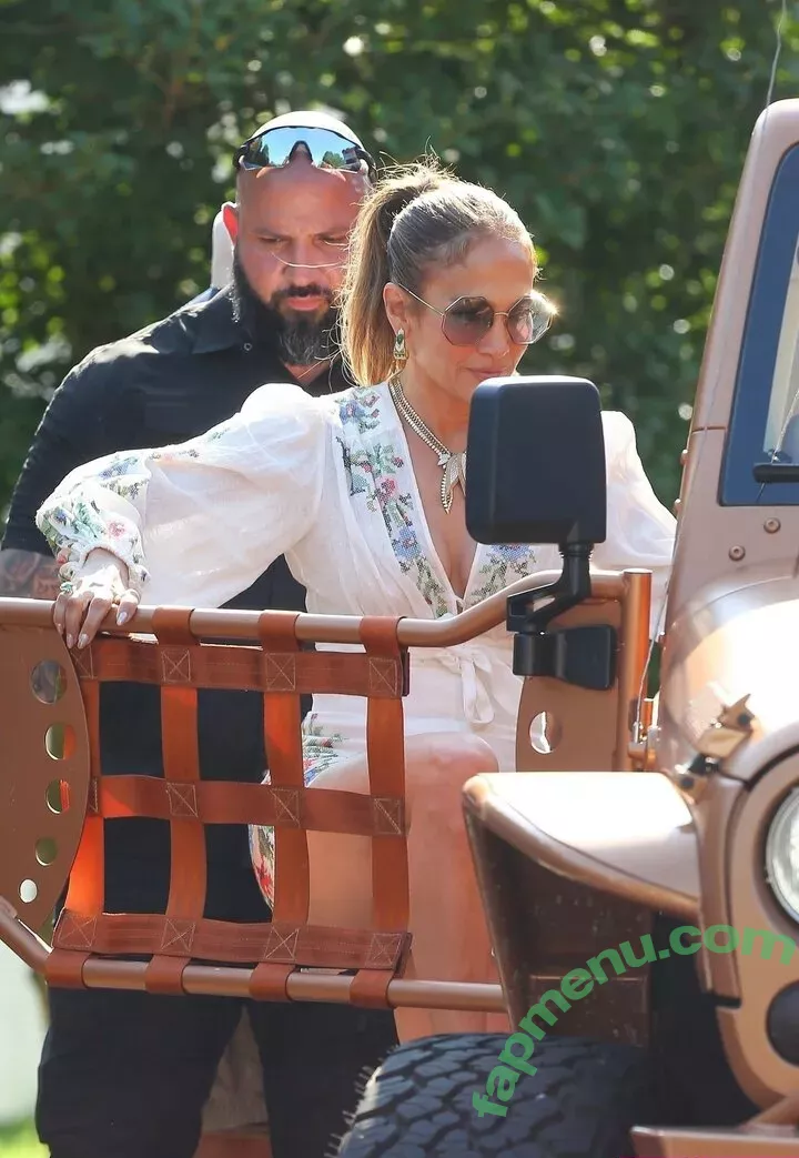 Jennifer Lopez nude photo #3426 (JLo / jennifer_jlo / jenniferlopez)