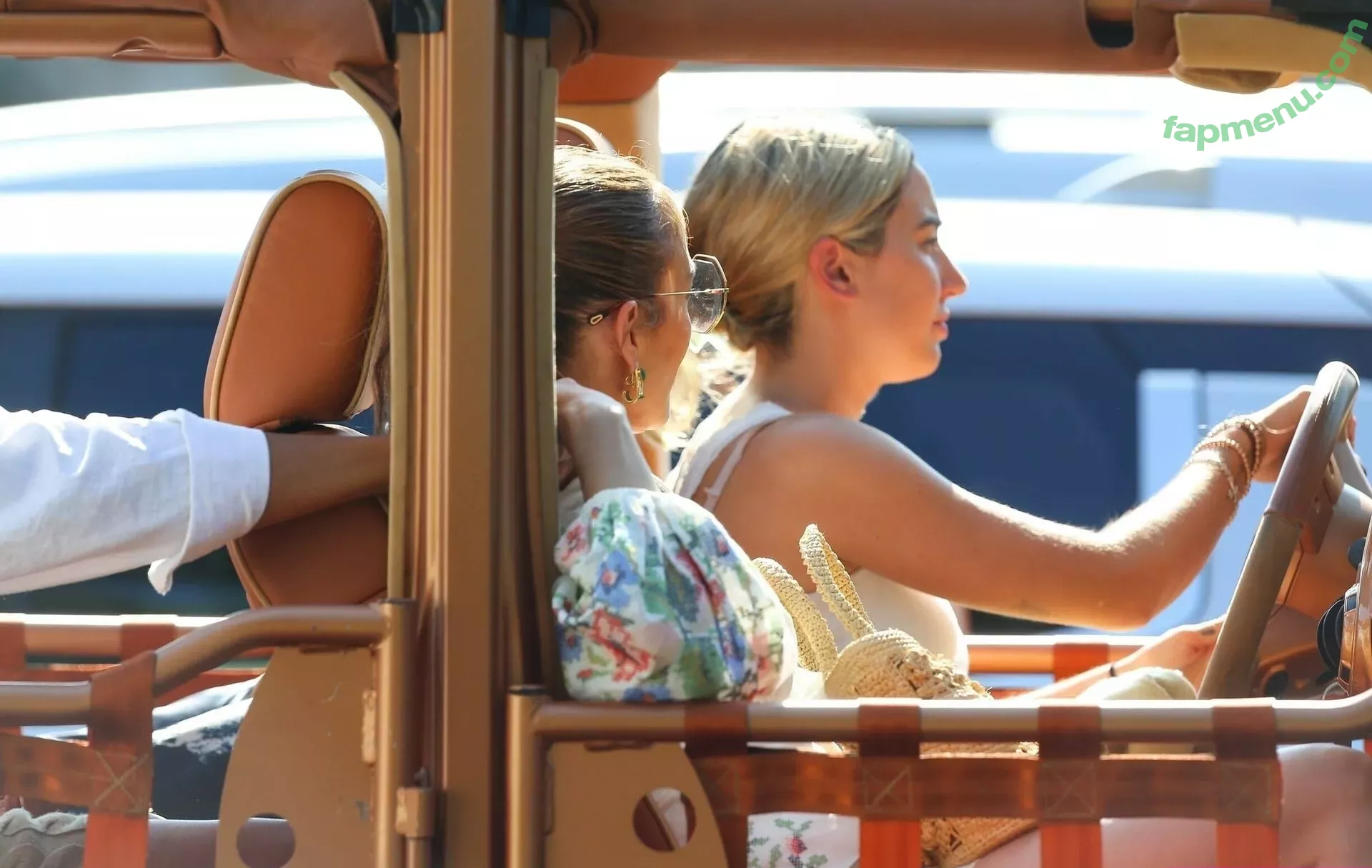 Jennifer Lopez nude photo #3432 (JLo / jennifer_jlo / jenniferlopez)