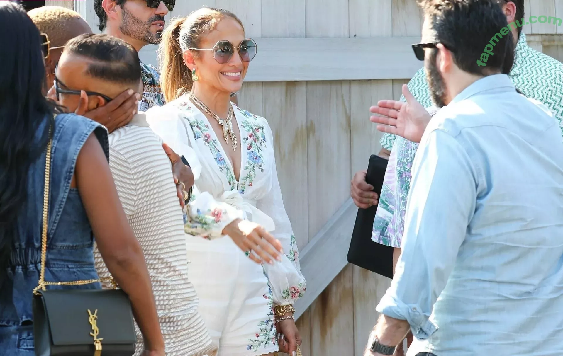 Jennifer Lopez nude photo #3439 (JLo / jennifer_jlo / jenniferlopez)