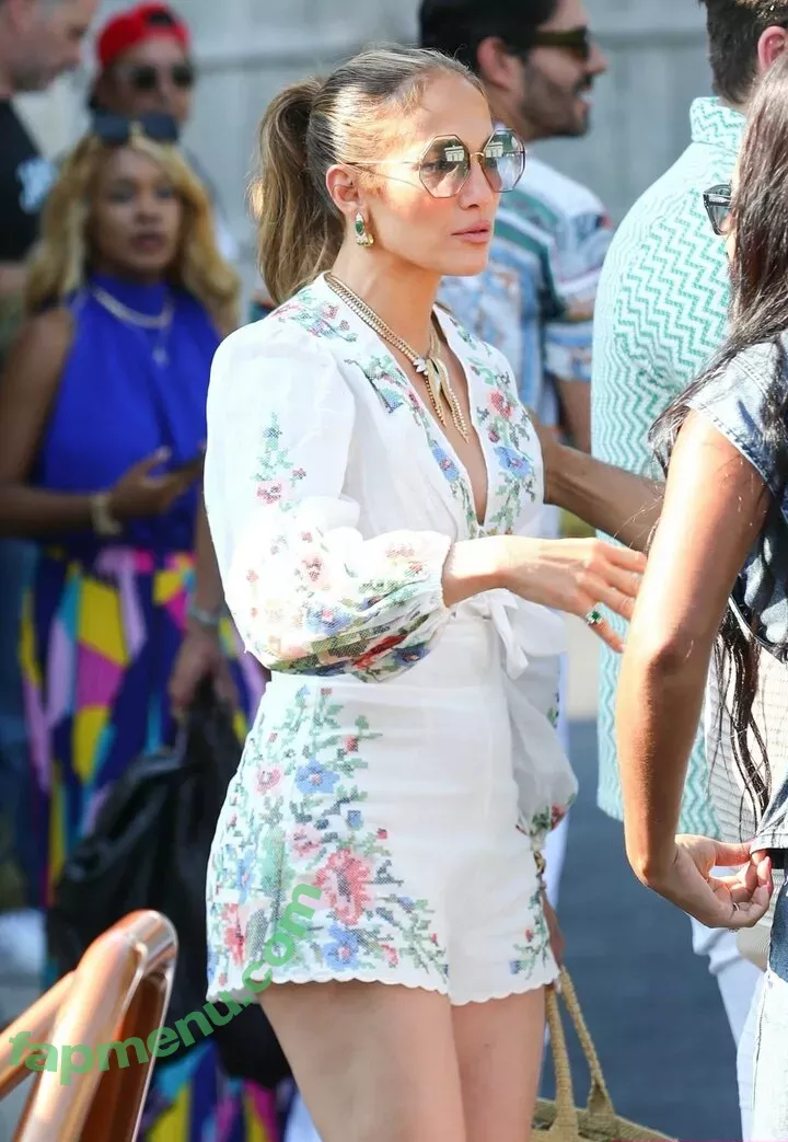 Jennifer Lopez nude photo #3457 (JLo / jennifer_jlo / jenniferlopez)