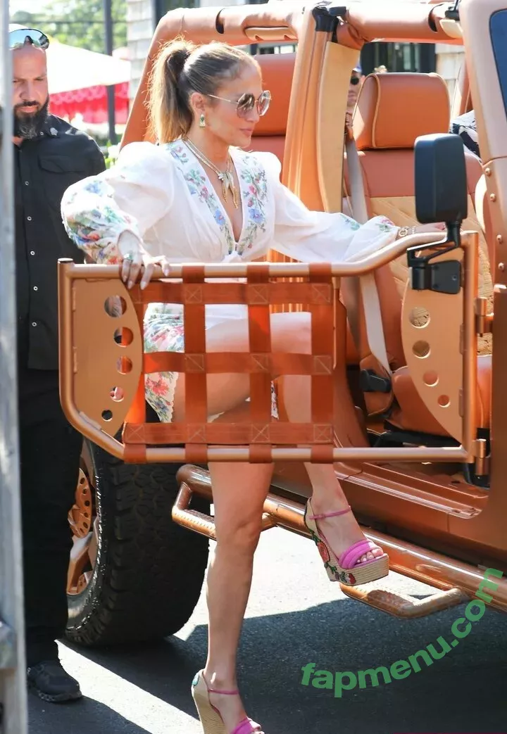 Jennifer Lopez nude photo #3487 (JLo / jennifer_jlo / jenniferlopez)