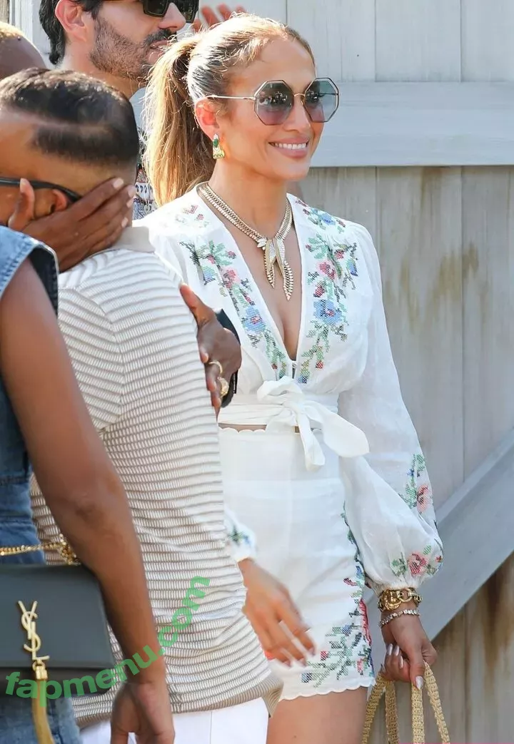 Jennifer Lopez nude photo #3490 (JLo / jennifer_jlo / jenniferlopez)