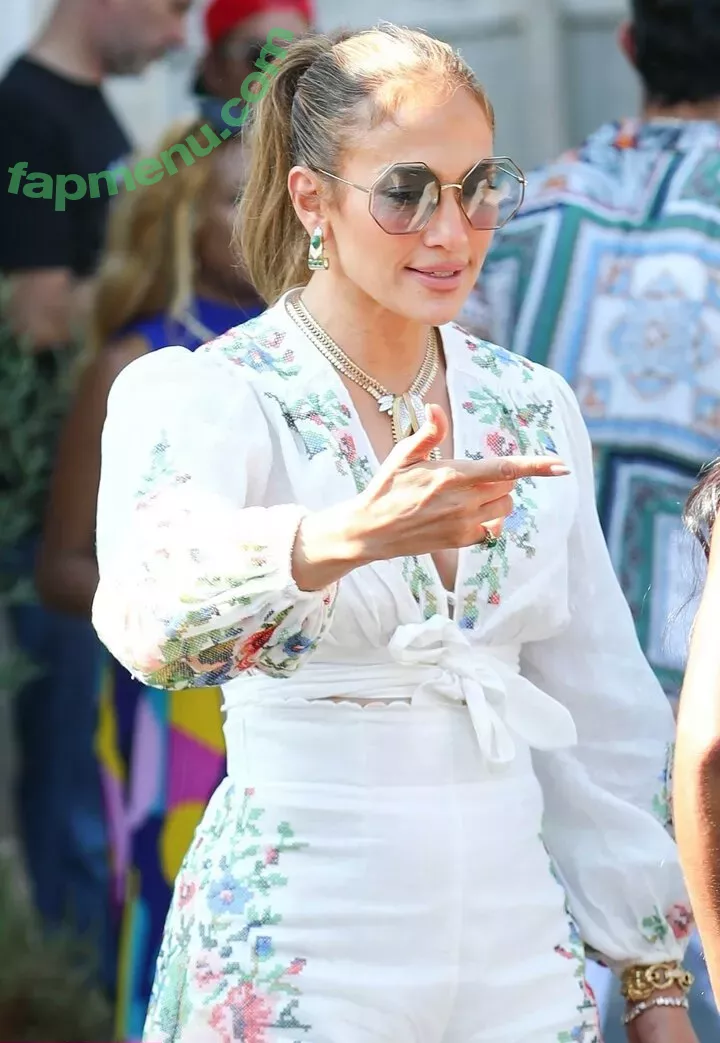 Jennifer Lopez nude photo #3493 (JLo / jennifer_jlo / jenniferlopez)