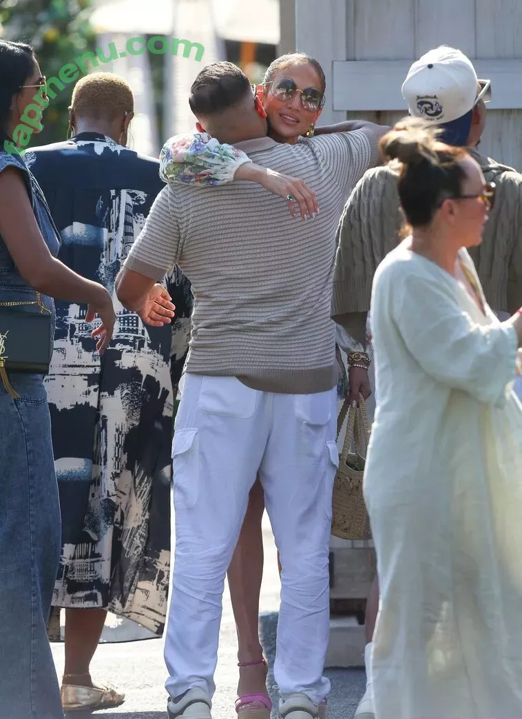 Jennifer Lopez nude photo #3506 (JLo / jenniferlopez)