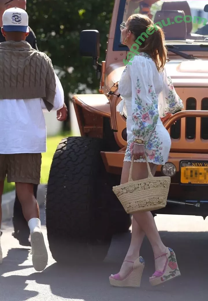 Jennifer Lopez nude photo #3511 (JLo / jenniferlopez)