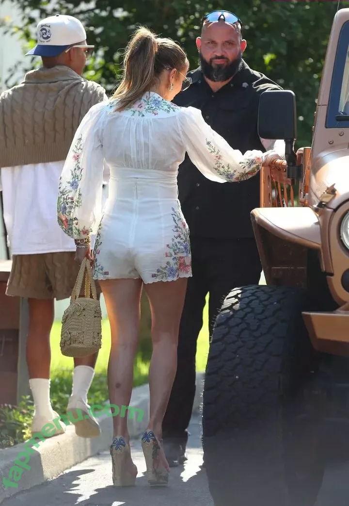 Jennifer Lopez nude photo #3517 (JLo / jennifer_jlo / jenniferlopez)