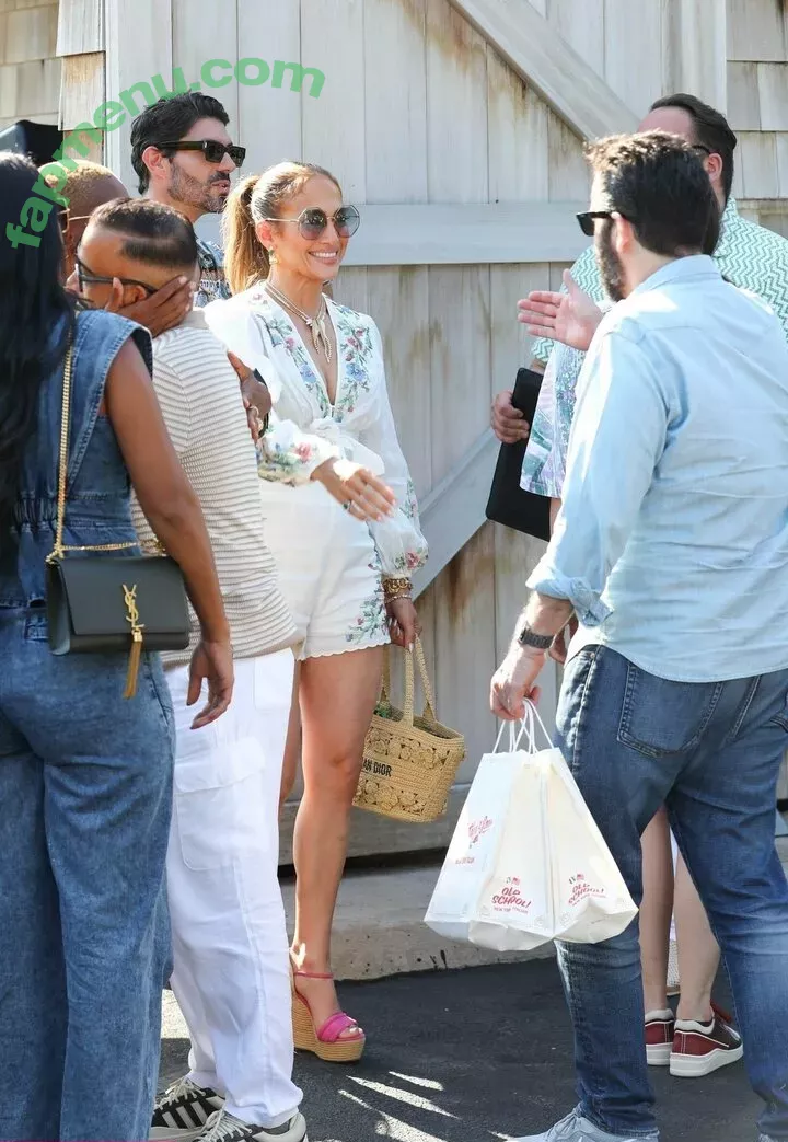 Jennifer Lopez nude photo #3524 (JLo / jennifer_jlo / jenniferlopez)