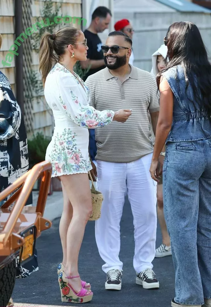 Jennifer Lopez nude photo #3527 (JLo / jenniferlopez)