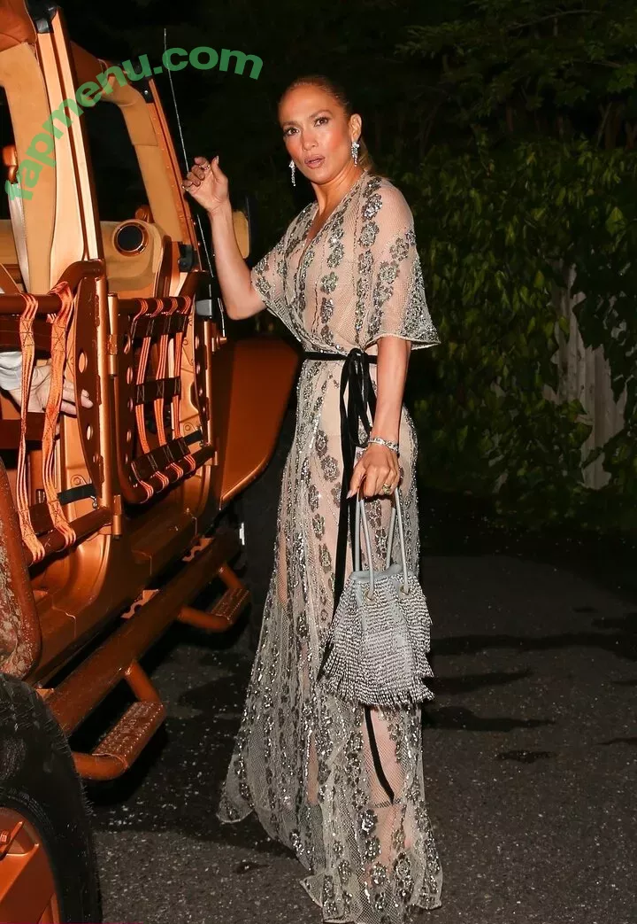 Jennifer Lopez nude photo #3547 (JLo / jenniferlopez)