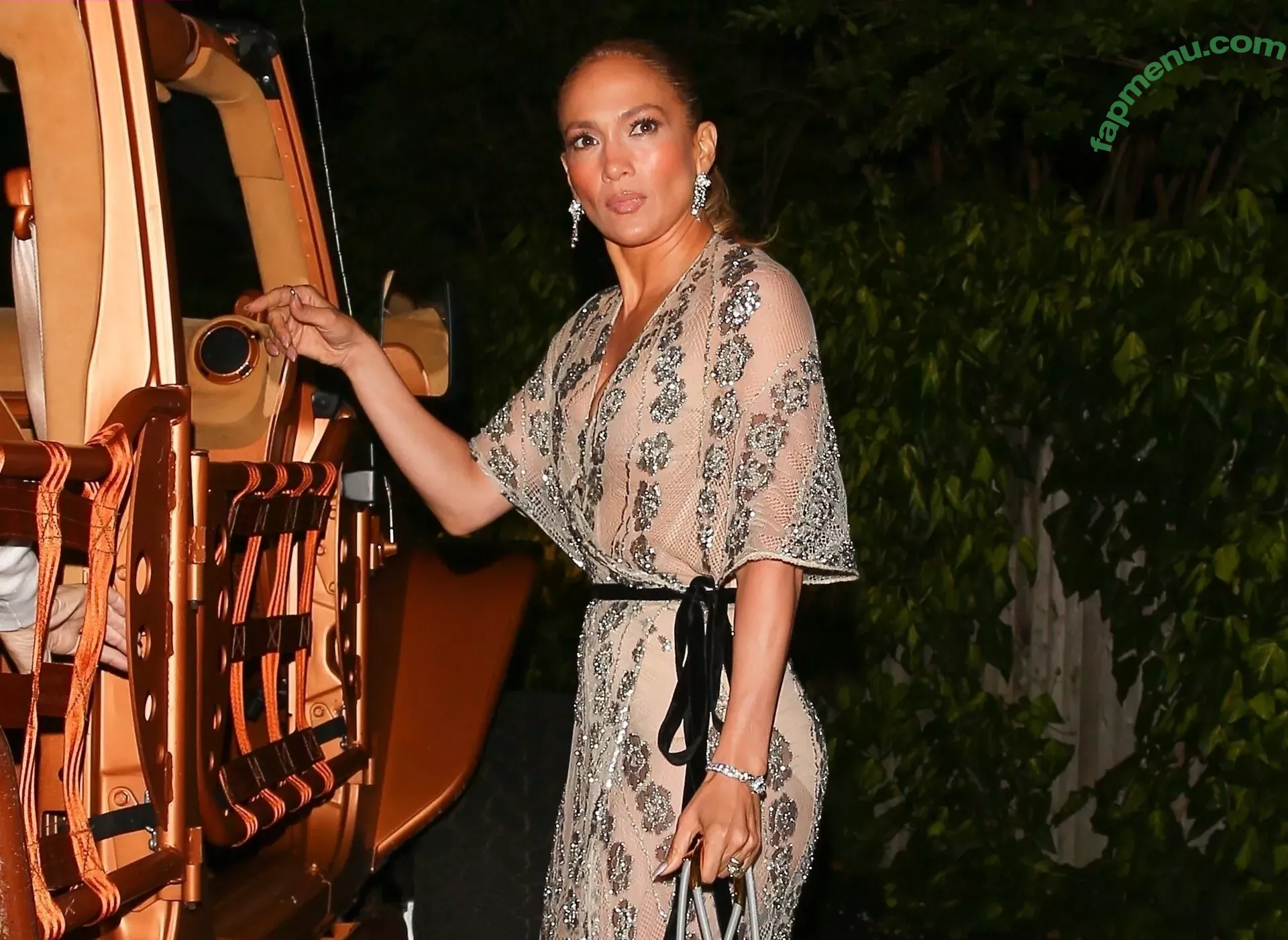 Jennifer Lopez nude photo #3554 (JLo / jenniferlopez)