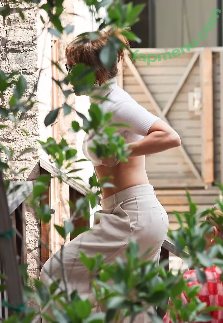 Jennifer Lopez nude photo #3685 (JLo / jenniferlopez)