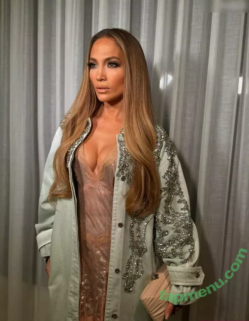 Jennifer Lopez nude photo #3724 (JLo / jenniferlopez)