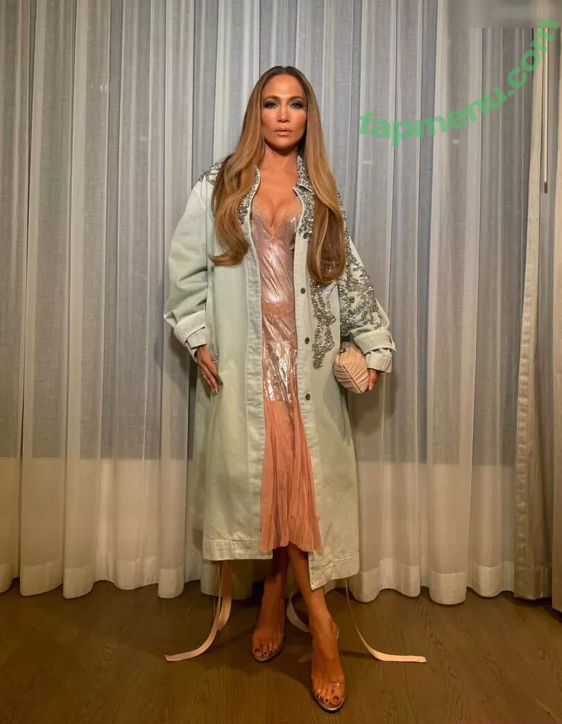 Jennifer Lopez nude photo #3726 (JLo / jenniferlopez)