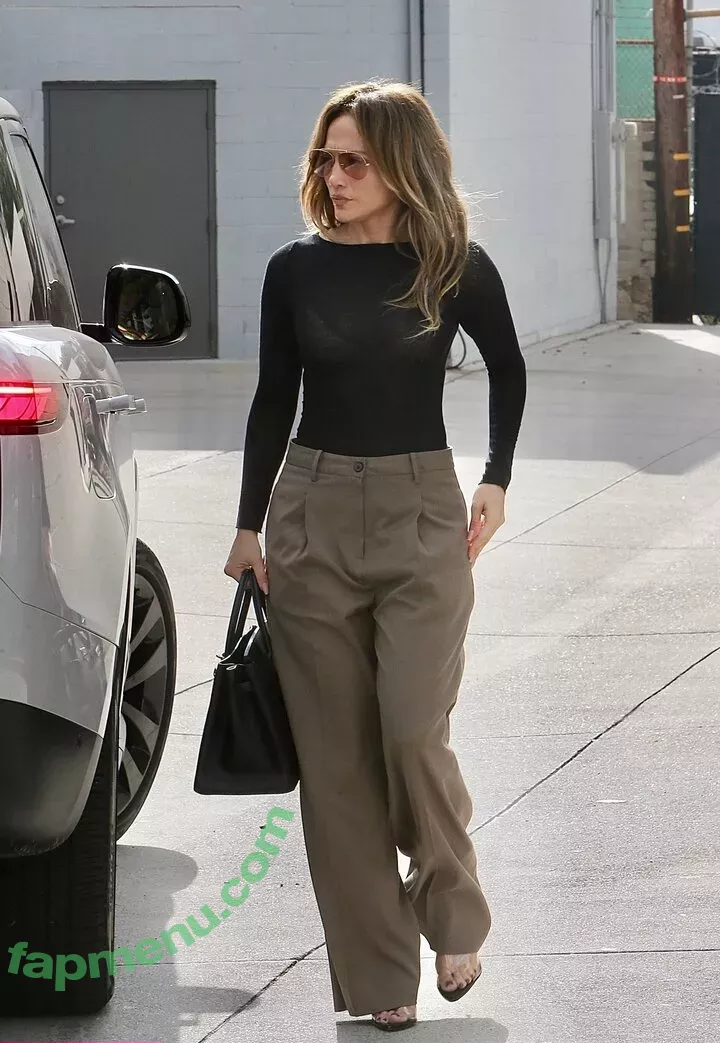 Jennifer Lopez nude photo #3774 (JLo / jenniferlopez)