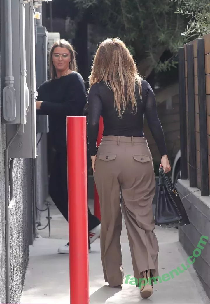 Jennifer Lopez nude photo #3785 (JLo / jenniferlopez)