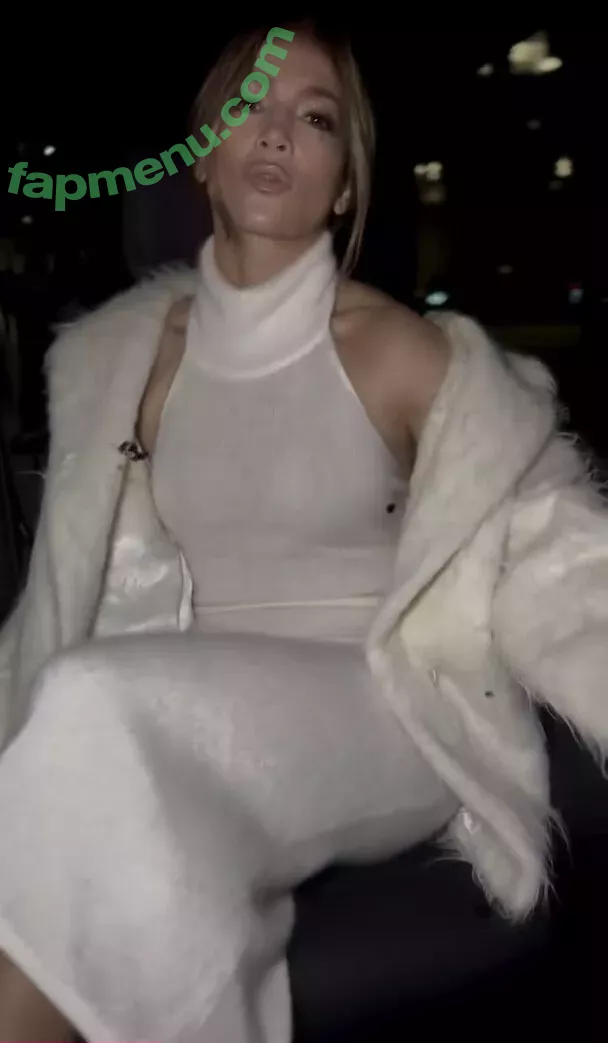 Jennifer Lopez nude photo #3797 (JLo / jenniferlopez)