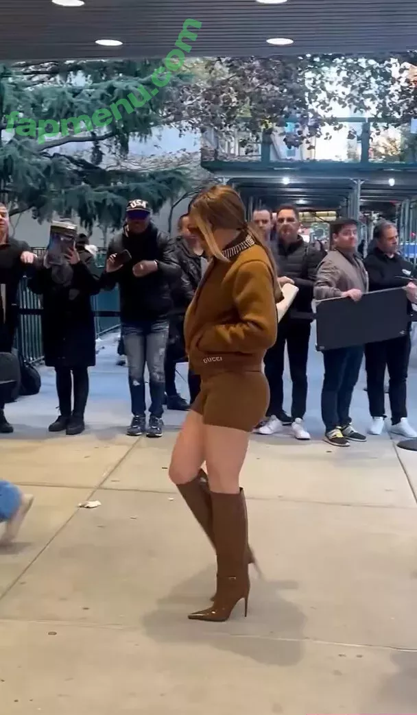 Jennifer Lopez nude photo #3823 (JLo / jenniferlopez)