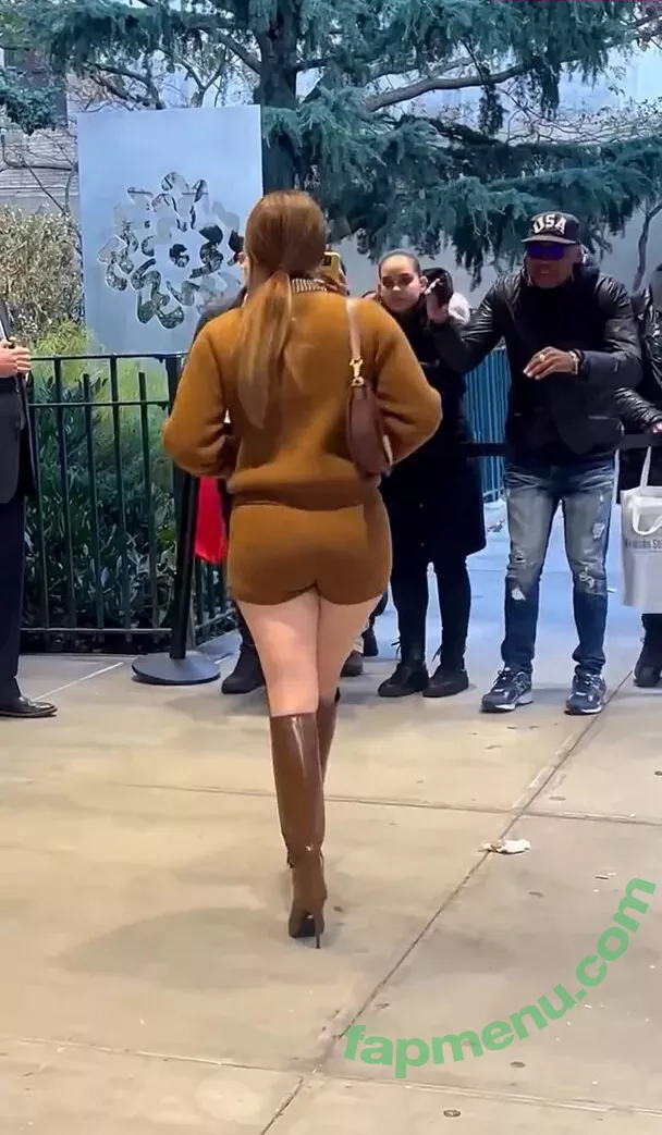 Jennifer Lopez nude photo #3833 (JLo / jenniferlopez)