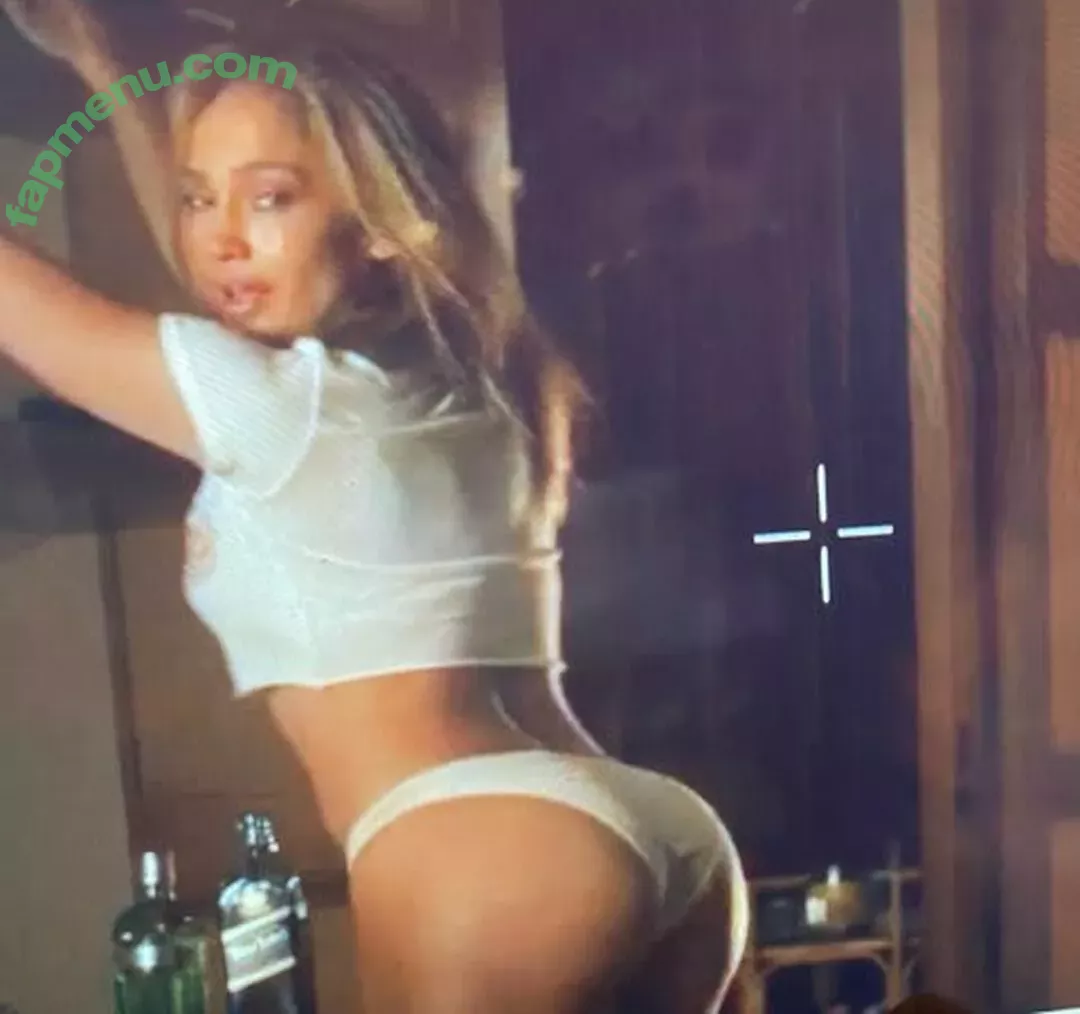 Jennifer Lopez nude photo #3835 (JLo / jenniferlopez)