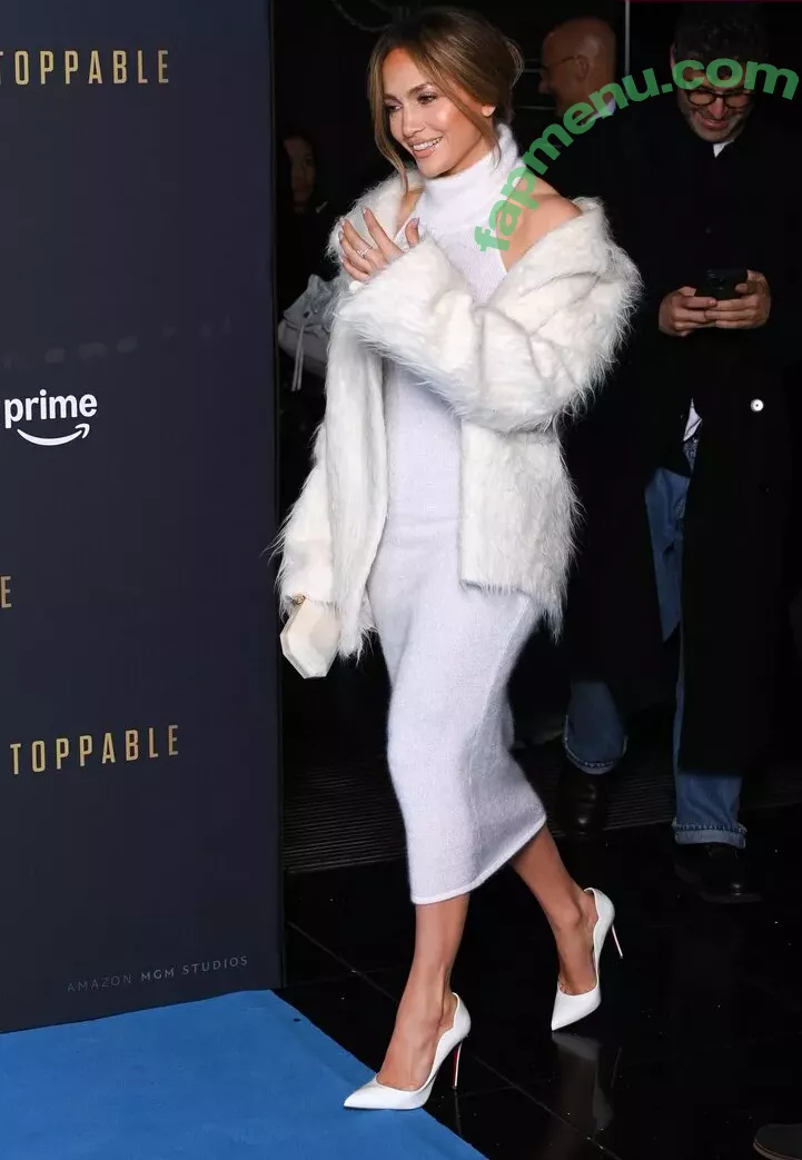 Jennifer Lopez nude photo #3877 (JLo / jenniferlopez)