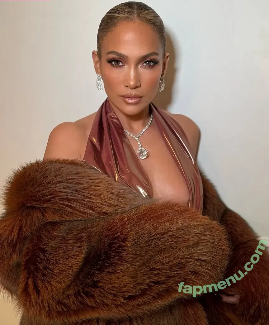 Jennifer Lopez nude photo #4419 (JLo / jennifer_jlo)