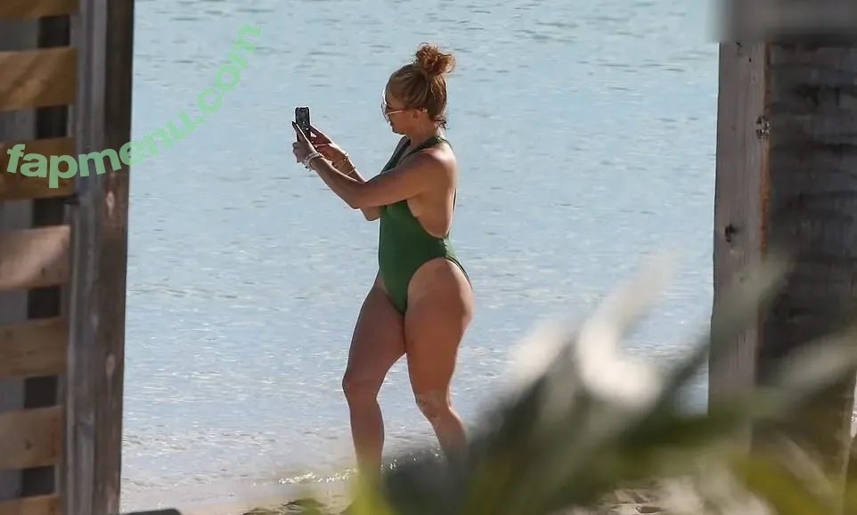 Jennifer Lopez nude photo #4440 (JLo / jennifer_jlo)