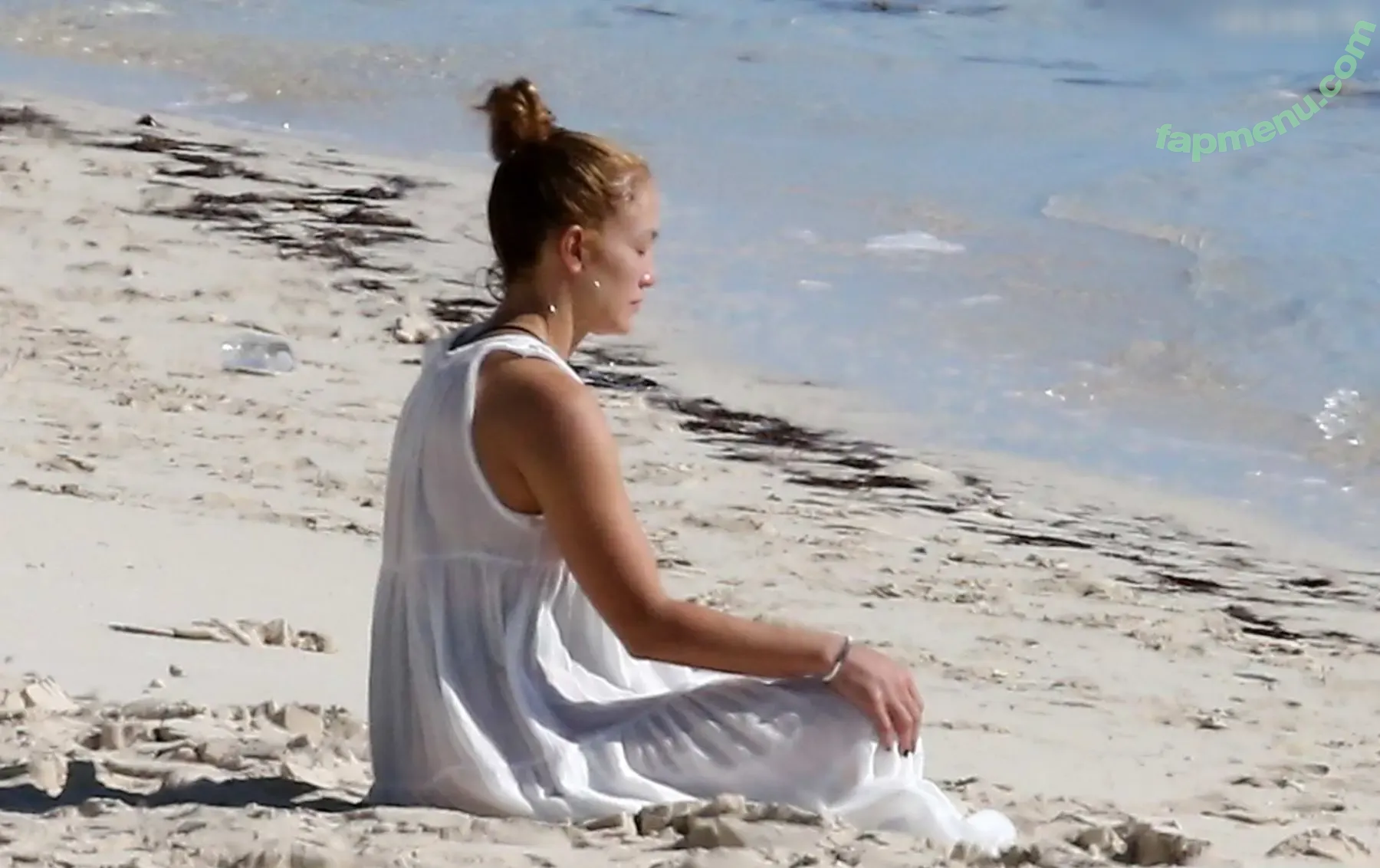 Jennifer Lopez nude photo #4454 (JLo / jenniferlopez)