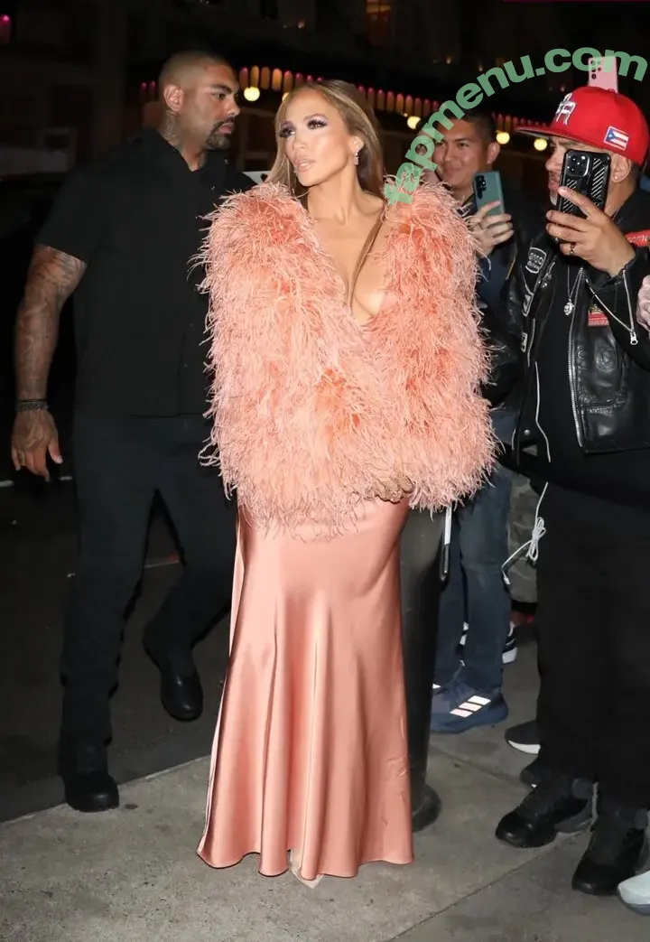 Jennifer Lopez nude photo #4606 (JLo / jenniferlopez)