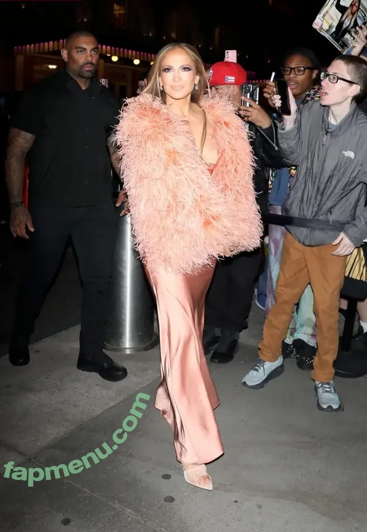 Jennifer Lopez nude photo #4612 (JLo / jenniferlopez)