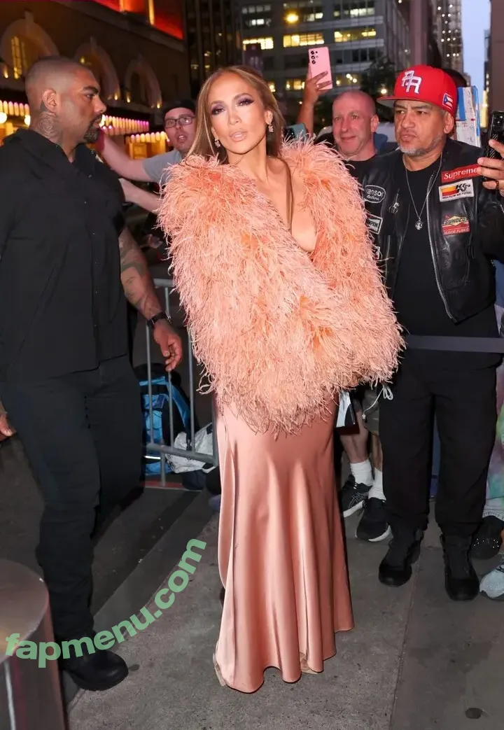 Jennifer Lopez nude photo #4617 (JLo / jenniferlopez)