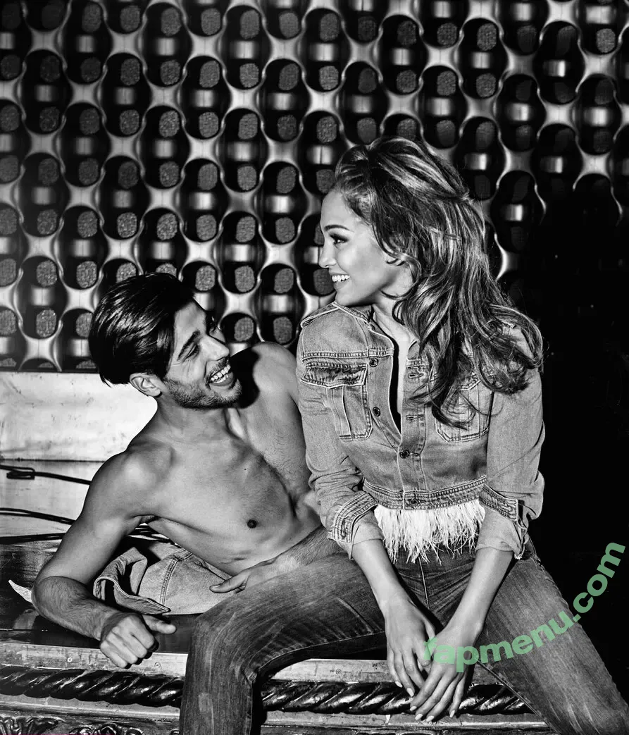 Jennifer Lopez nude photo #4980 (JLo / jenniferlopez)