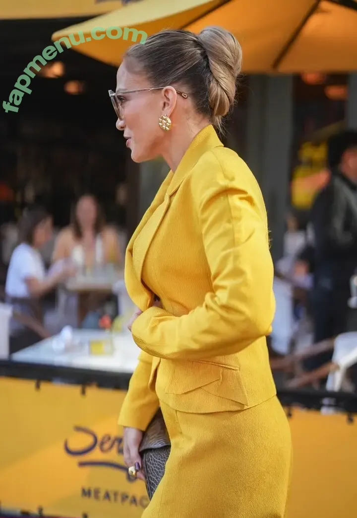 Jennifer Lopez nude photo #5058 (JLo / jenniferlopez)