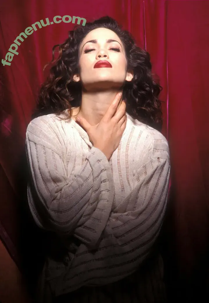 Jennifer Lopez nude photo #5167 (JLo / jennifer_jlo / jenniferlopez)