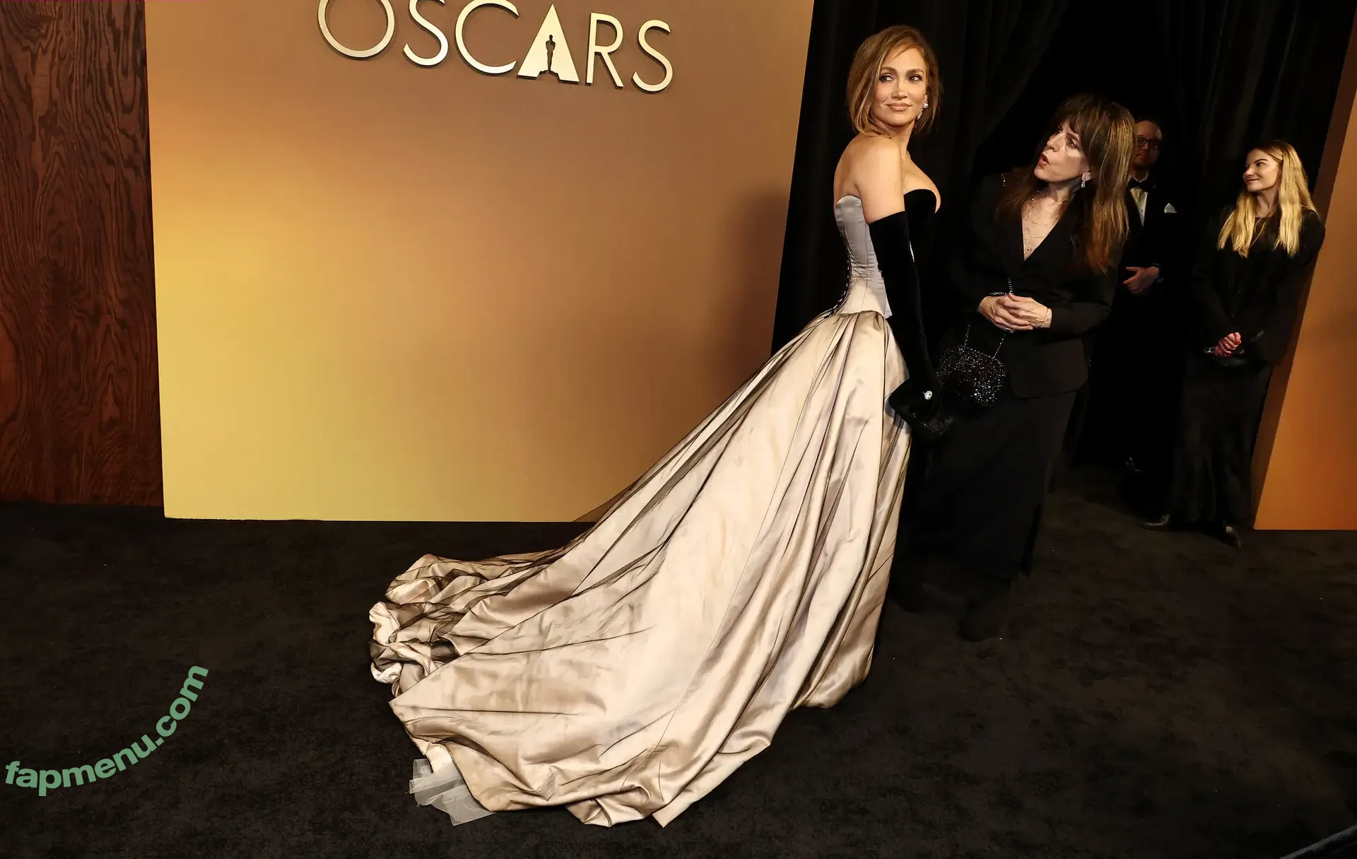 Jennifer Lopez nude photo #5221 (JLo / _jeenni2 / jennifer_jlo)