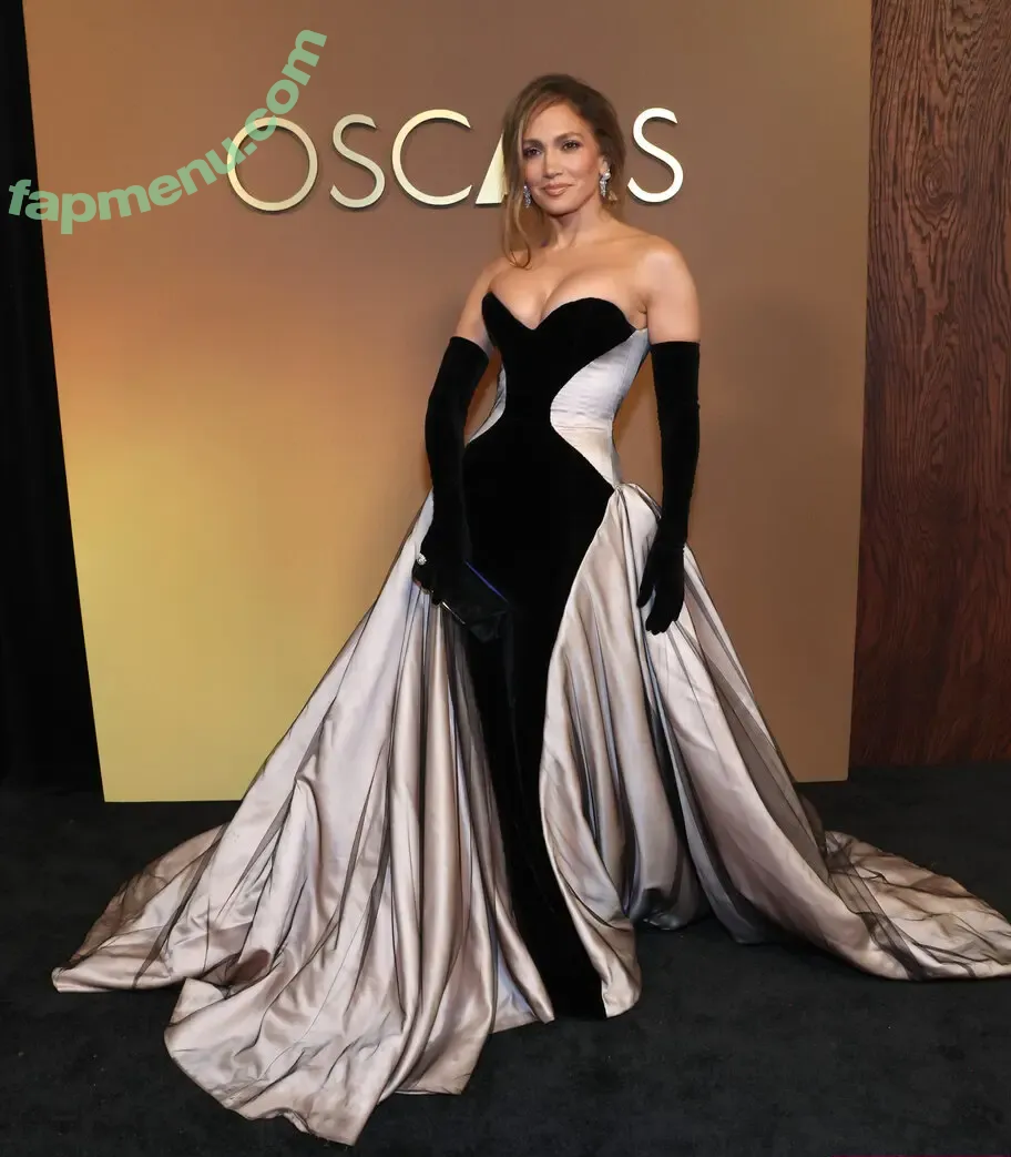 Jennifer Lopez nude photo #5236 (JLo / _jeenni2 / jennifer_jlo)