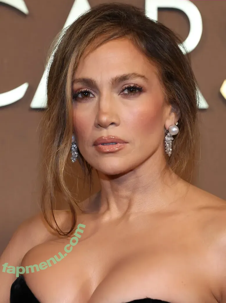 Jennifer Lopez nude photo #5238 (JLo / _jeenni2 / jennifer_jlo)