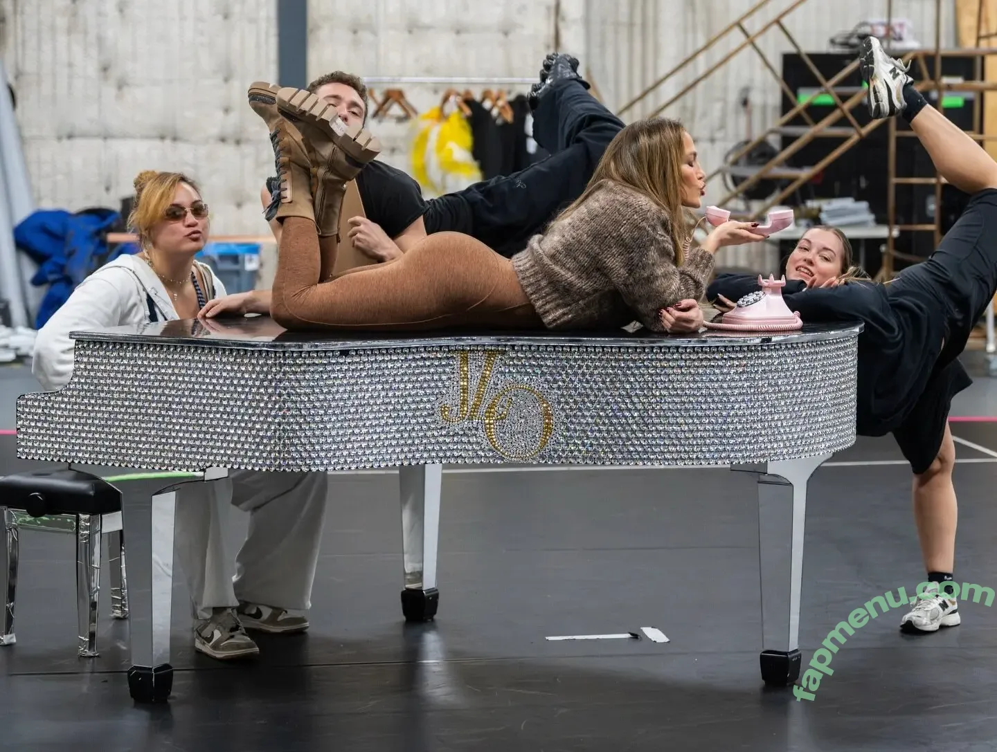 Jennifer Lopez nude photo #5288 (JLo / jenniferlopez)