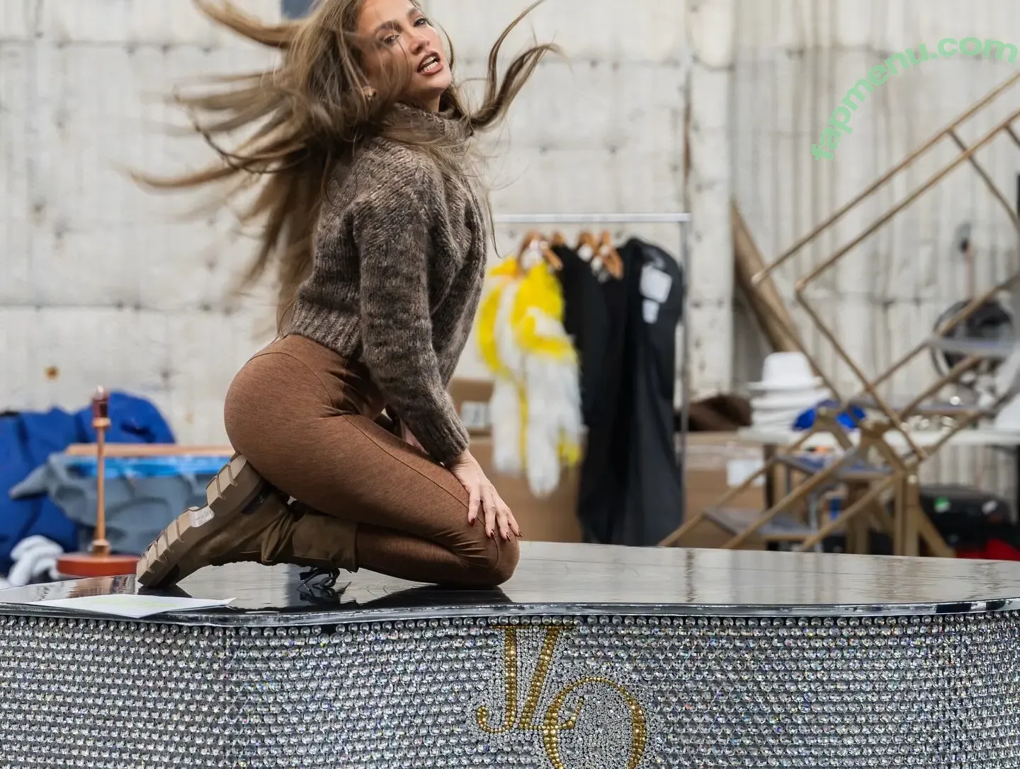 Jennifer Lopez nude photo #5291 (JLo / jennifer_jlo / jenniferlopez)