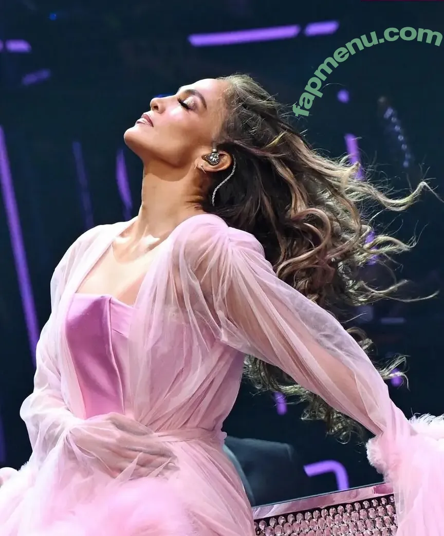 Jennifer Lopez nude photo #5398 (JLo / jenniferlopez)