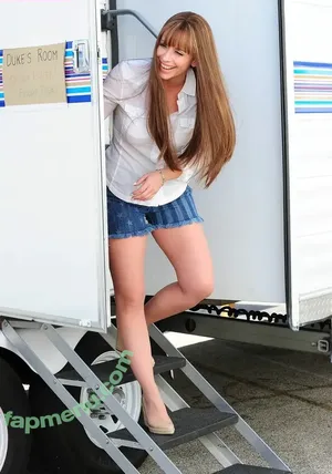 Jennifer Love Hewitt / jenniferlovehewitt nude photo #0240