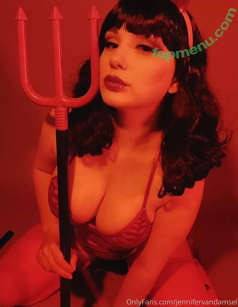 Jennifer Van Damsel nude photo #0150 (JennVanDamsel / jennifervandamsel)